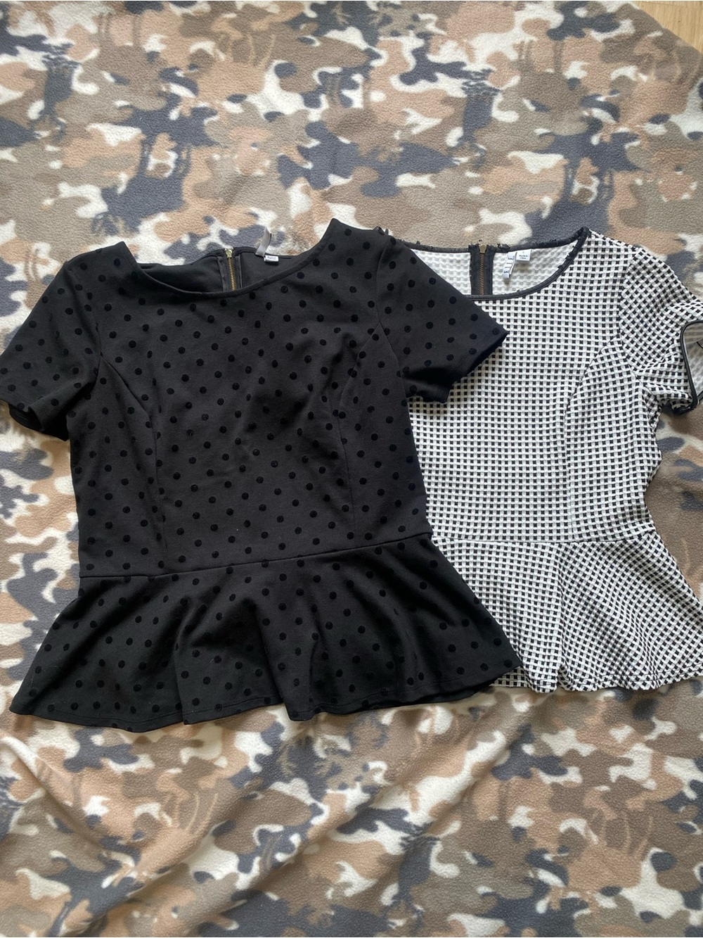 ELLE Peplum Blouse Lot of 2 Black Velvet Polka Dot & Geometric B&W Size Large